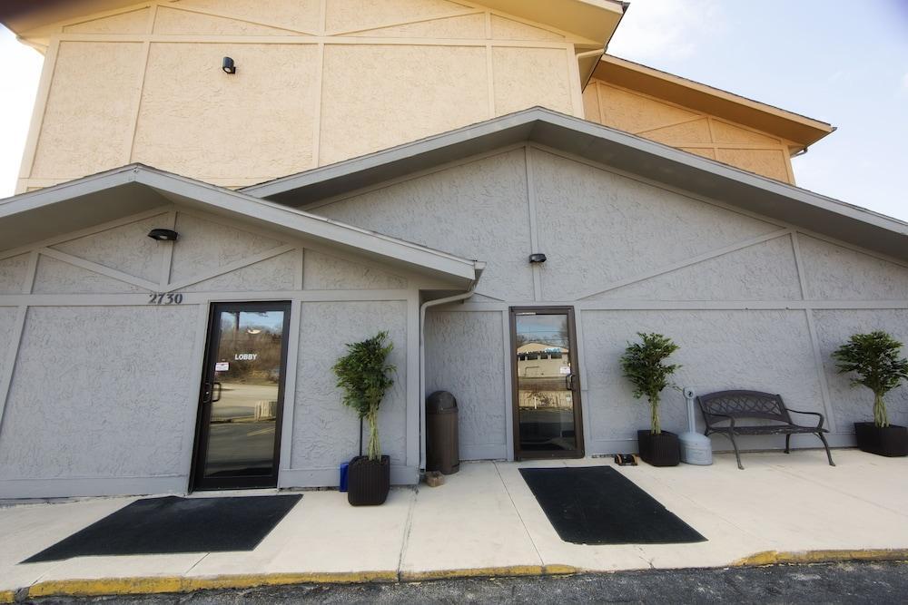 Motel Super 8 By Wyndham Dubuque Exterior foto