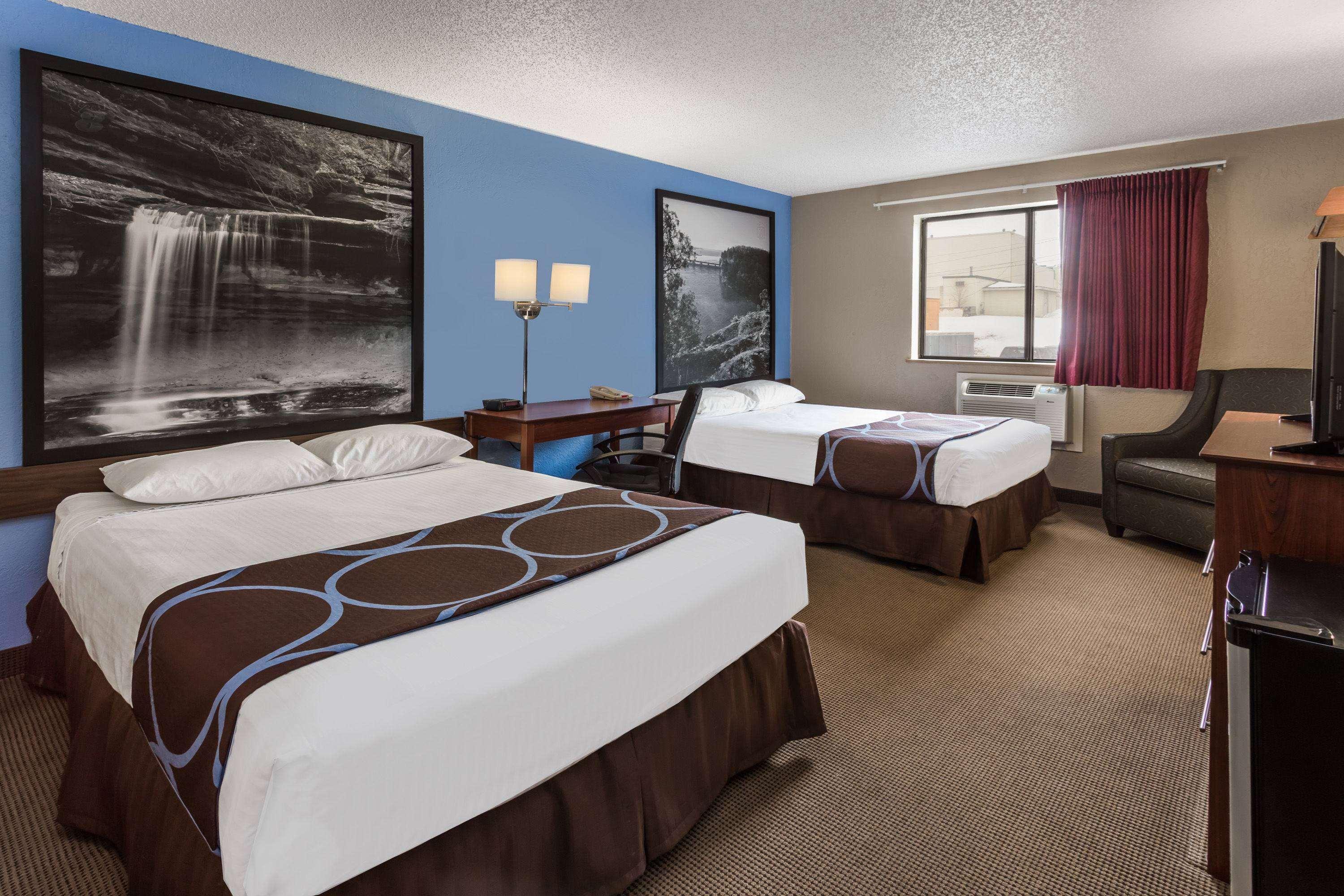 Motel Super 8 By Wyndham Dubuque Exterior foto